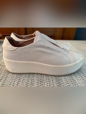 Sole Bliss Drama Slip-On Leather Sneakers in White